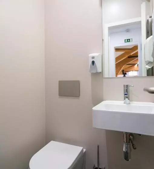 Change The World Hostels   Coimbra   Almedina