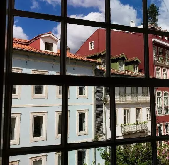 Change The World Hostels   Coimbra   Almedina