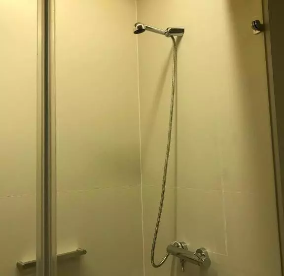 Change The World Hostels   Coimbra   Almedina