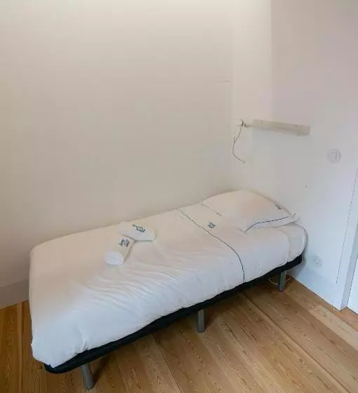 Change The World Hostels   Coimbra   Almedina