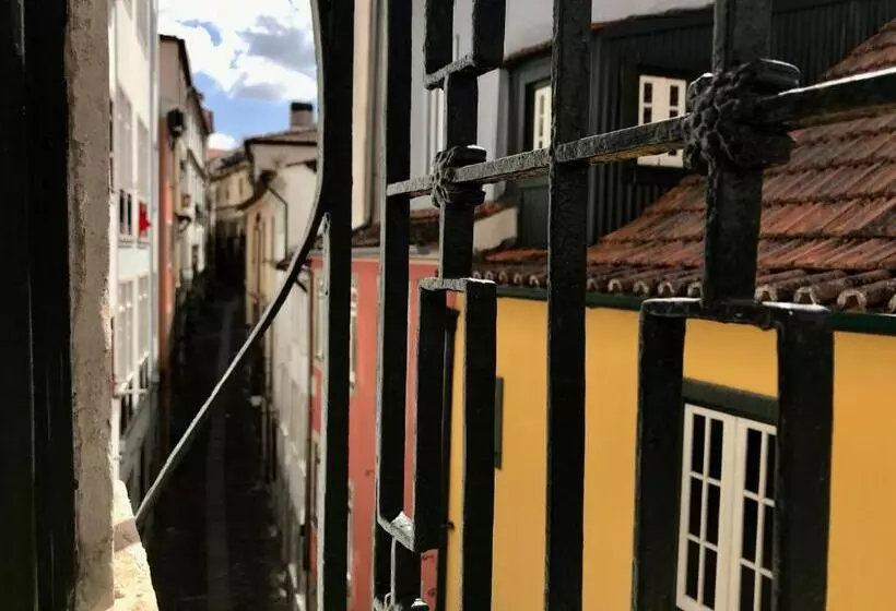 Change The World Hostels   Coimbra   Almedina