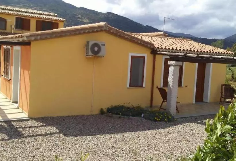 هتل Agriturismo Donnolù