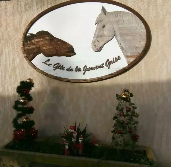 Aamiaismajoitus (B&B) Chambre D’hôtes La Jument Grise