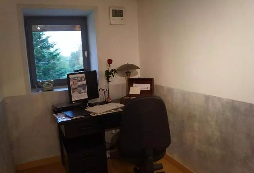 Aamiaismajoitus (B&B) Chambre D’hôtes La Jument Grise