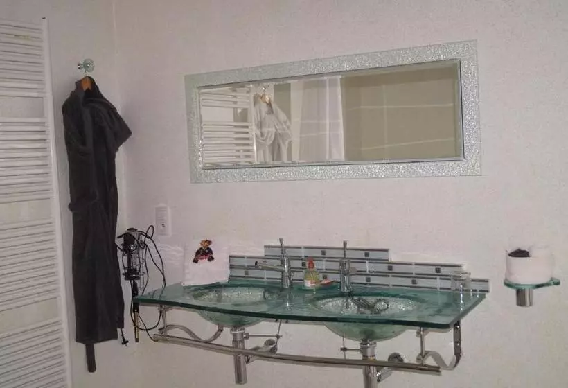 Aamiaismajoitus (B&B) Chambre D’hôtes La Jument Grise