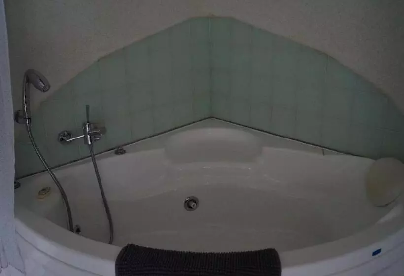 Aamiaismajoitus (B&B) Chambre D’hôtes La Jument Grise