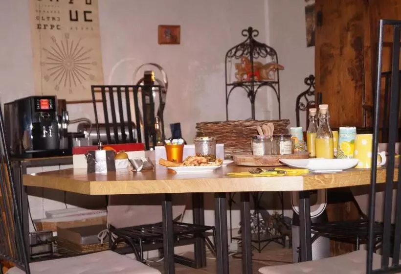 Aamiaismajoitus (B&B) Chambre D’hôtes La Jument Grise