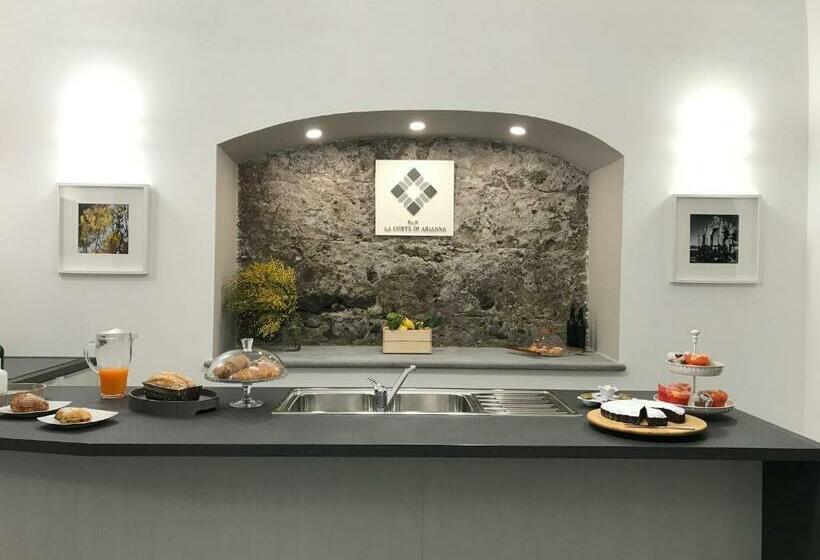 تختخواب و صبحانه La Corte Di Arianna