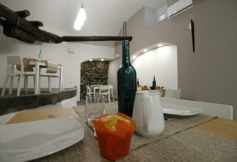 تختخواب و صبحانه La Corte Di Arianna