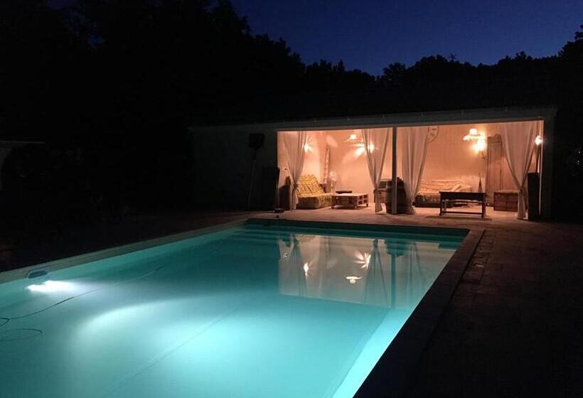 민박 Le Mas Du Pigeonnier