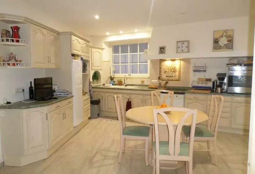 Aamiaismajoitus (B&B) Moulin De L Abbesse