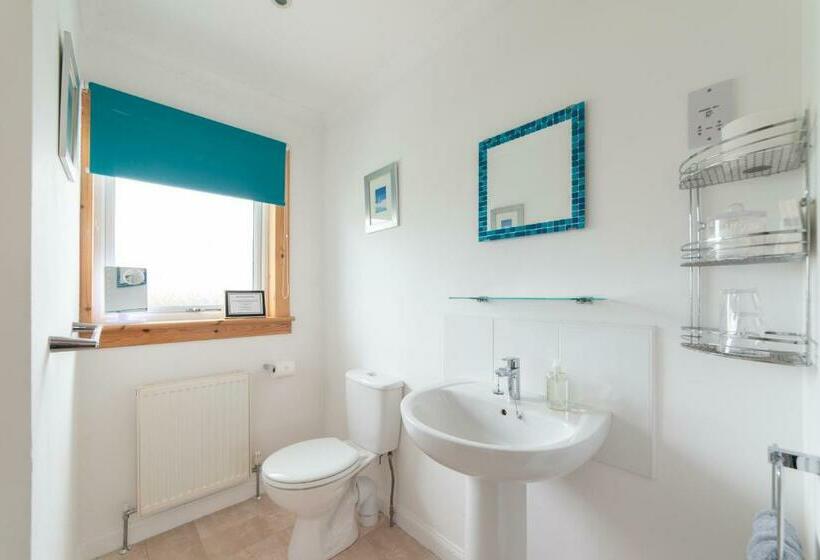 Bed and Breakfast No. Three