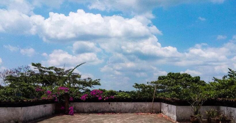 هتل Hospedaje Totalmanik