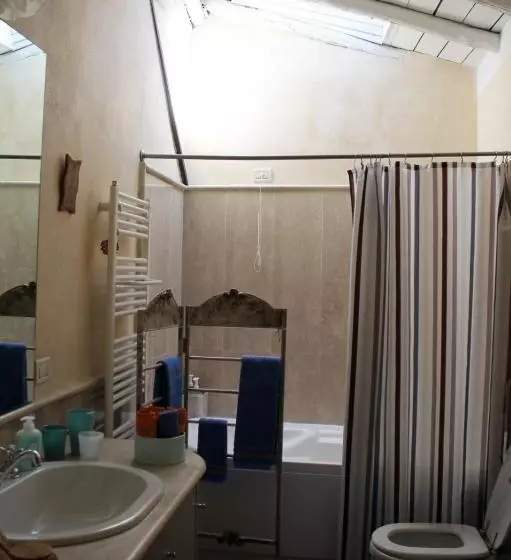 L Oleandro Sul Lago D Iseo B&b