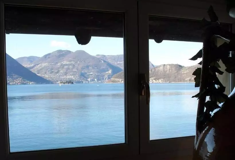 L Oleandro Sul Lago D Iseo B&b