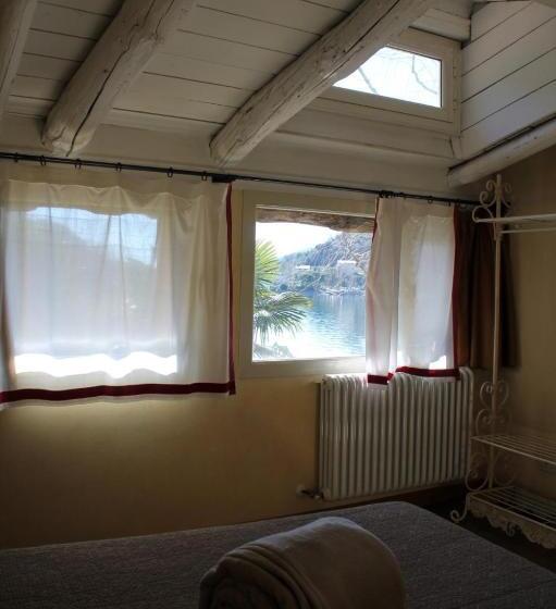 L Oleandro Sul Lago D Iseo B&b