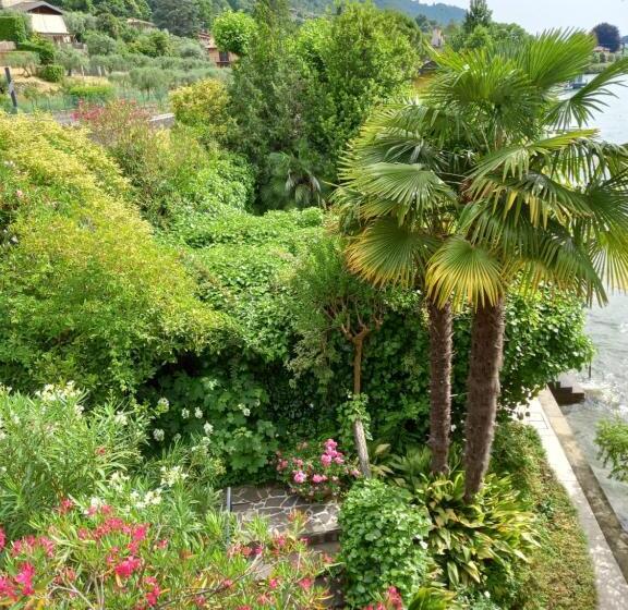 L Oleandro Sul Lago D Iseo B&b