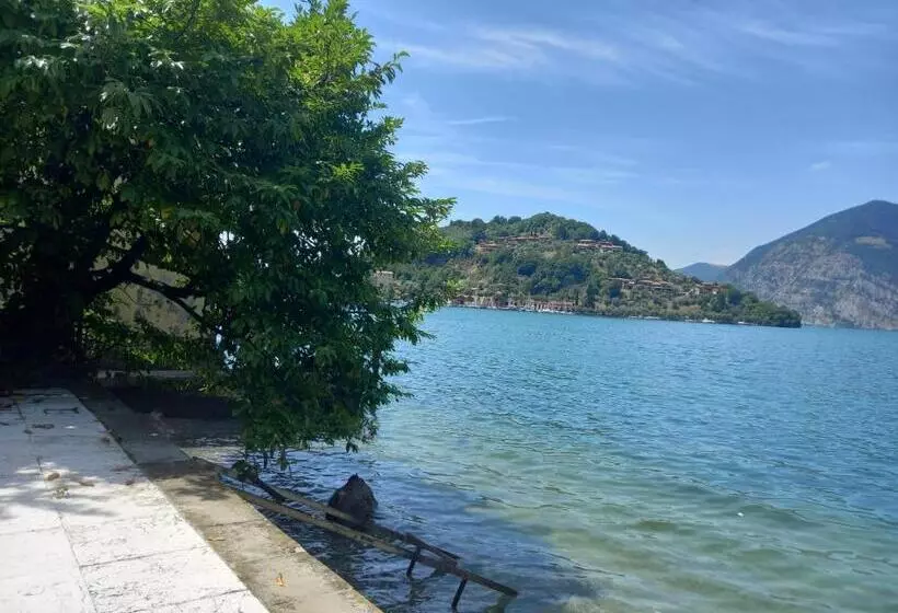 L Oleandro Sul Lago D Iseo B&b
