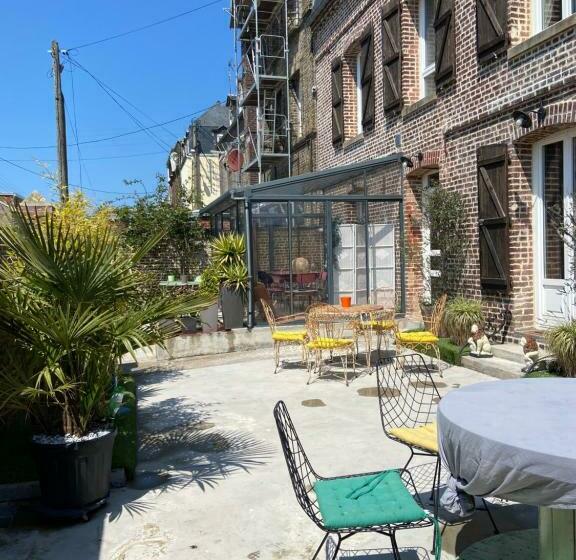 بنسيون L Entrepote