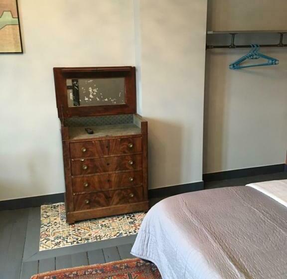 بنسيون L Entrepote