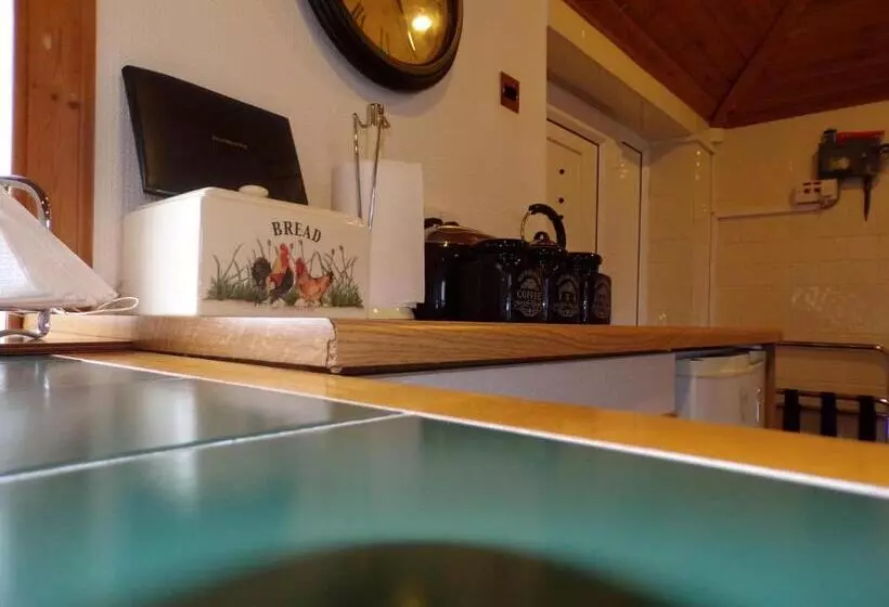 Aamiaismajoitus (B&B) Groom S Cottage