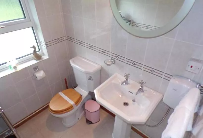 Aamiaismajoitus (B&B) Groom S Cottage