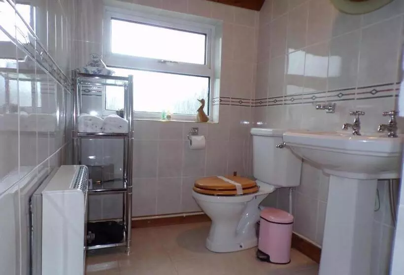 Aamiaismajoitus (B&B) Groom S Cottage