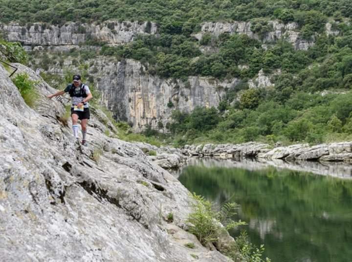 צימר Chambres D Hôtes & Jacuzzi   A L Ombre Des Amandiers