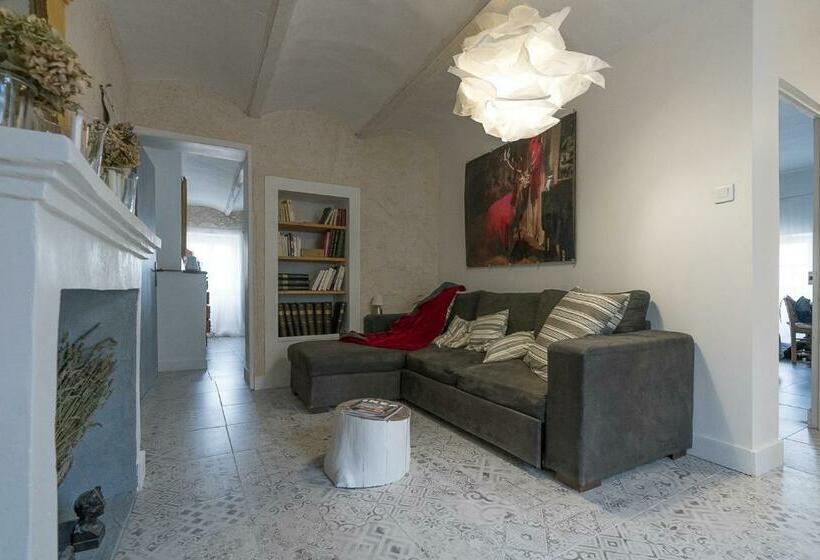 ベッドアンドブレックファースト La Chambre De Seraphin