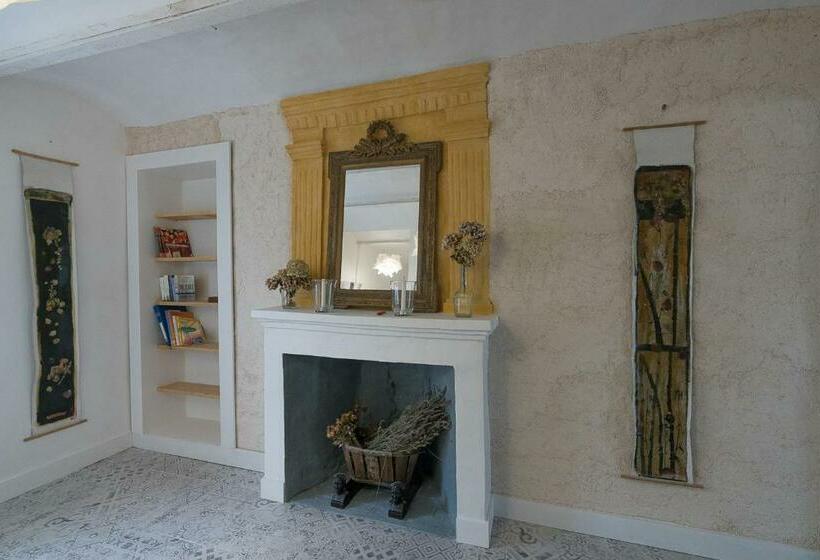 ベッドアンドブレックファースト La Chambre De Seraphin