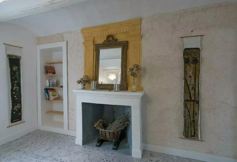 Aamiaismajoitus (B&B) La Chambre De Seraphin