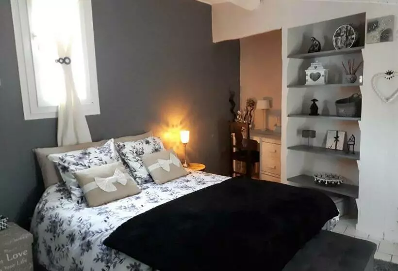 ベッドアンドブレックファースト Les Mirabelles Chambres D Hôtes