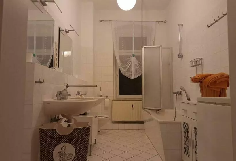 ペンション Arthur Albert Apartment  7 Wohnungen Für Geschäftsreisende   Wie Zu Hause