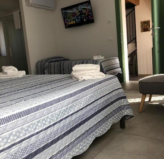 פנסיון La Casa Della Ada