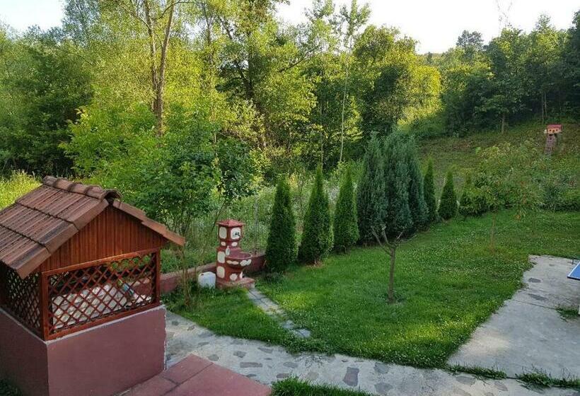 بنسيون Yoyo Zurli Park