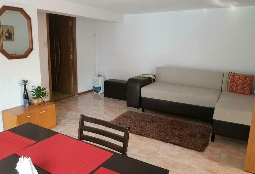 بنسيون Yoyo Zurli Park