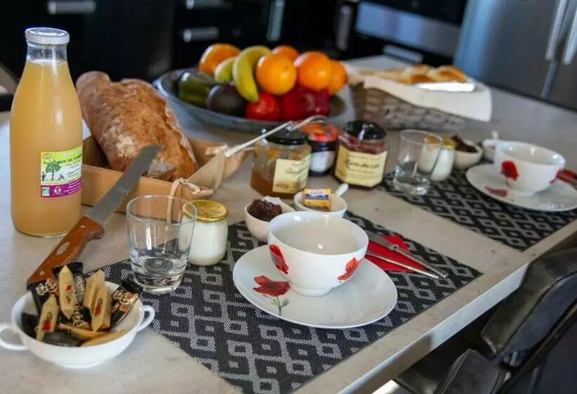 تختخواب و صبحانه Le Bonheur à Portée De Mains