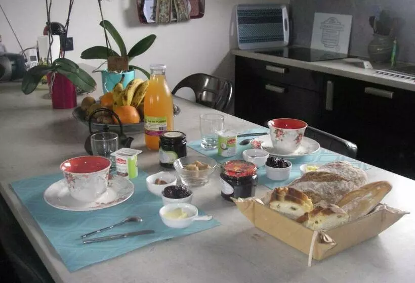 تختخواب و صبحانه Le Bonheur à Portée De Mains
