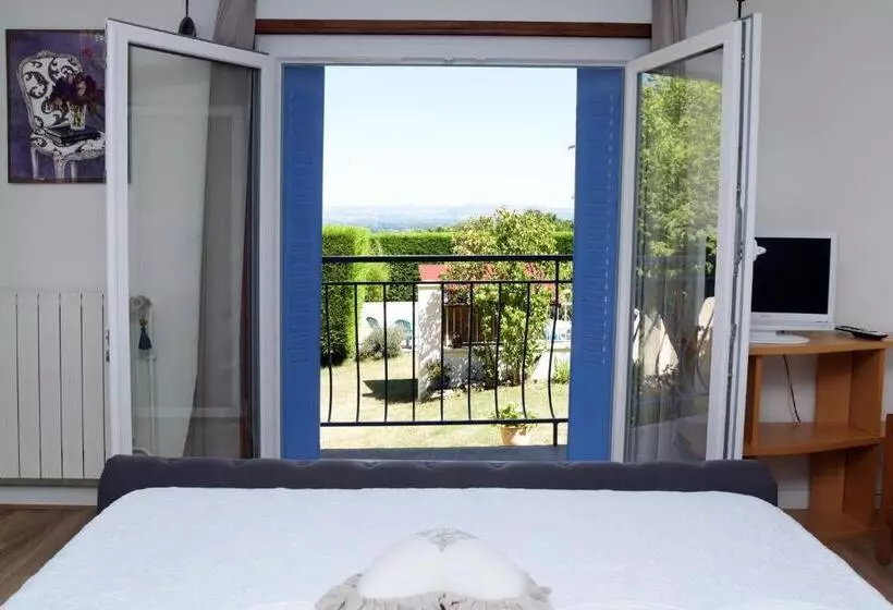 ベッドアンドブレックファースト Les Bessonnes