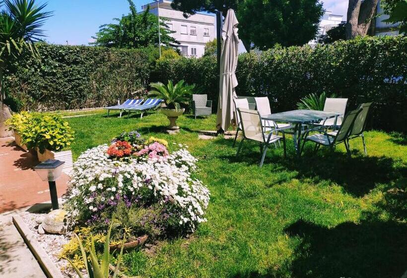 پانسیون Luxury Apartment Magnolia Terrace