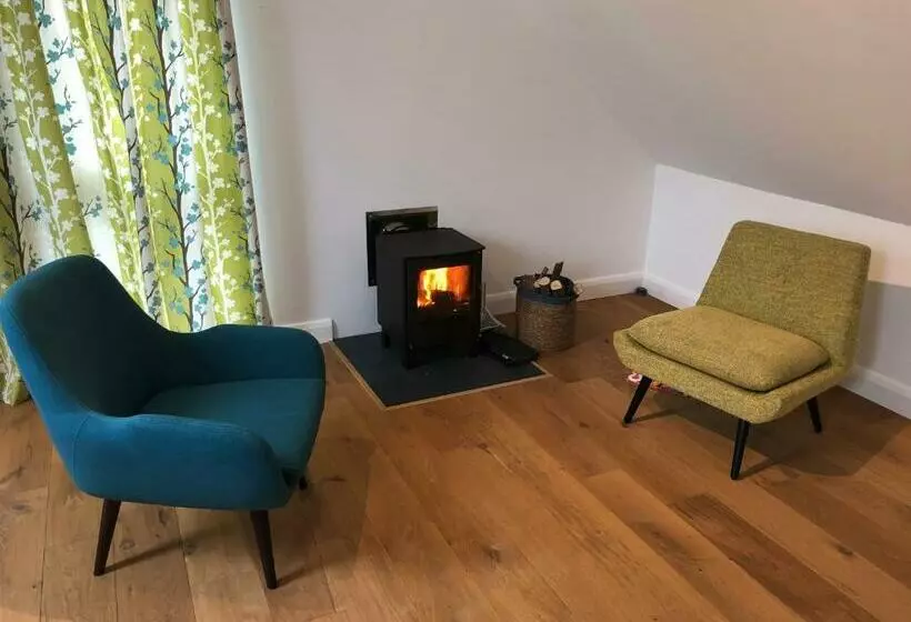 The Bamboo Lodge   B&b / Self Catered Apartment