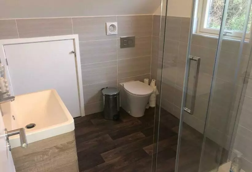 The Bamboo Lodge   B&b / Self Catered Apartment