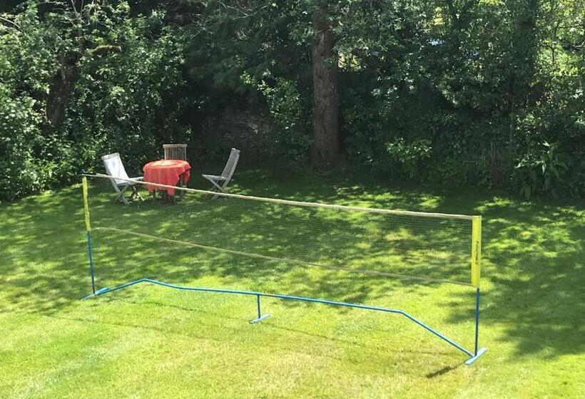 مبيت وإفطار The Long House