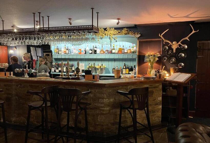 مبيت وإفطار The Long House