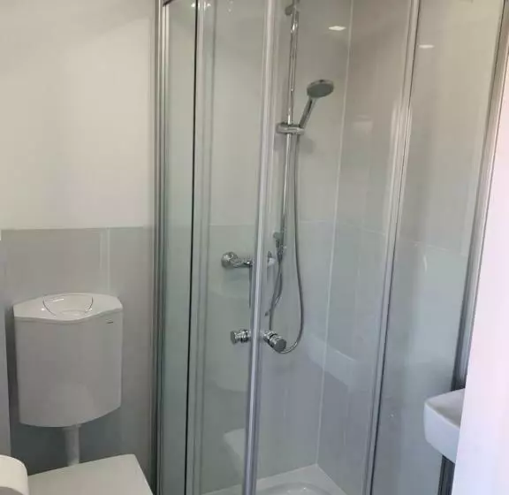 پانسیون Apartman Decorus