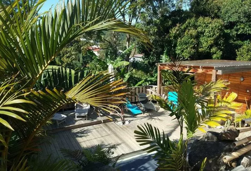 پانسیون Chalets Tikinou