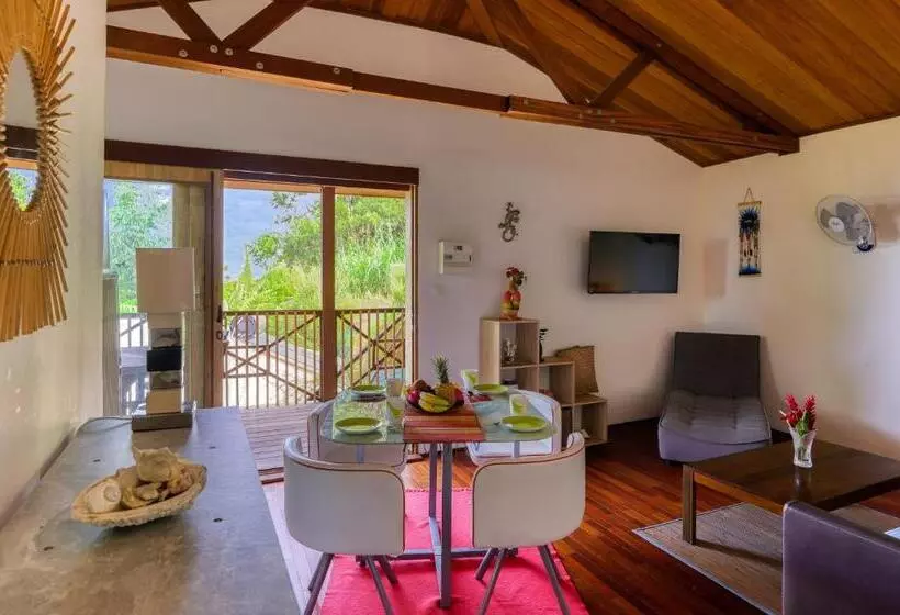 پانسیون Chalets Tikinou