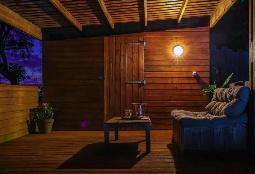 پانسیون Chalets Tikinou