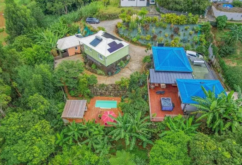 پانسیون Chalets Tikinou