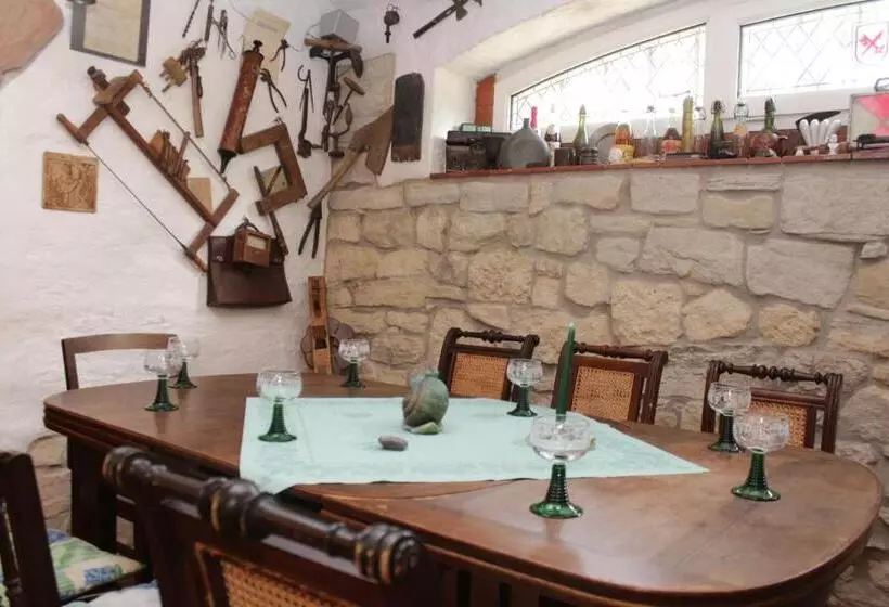 Majatalo Weinkeller Wölk